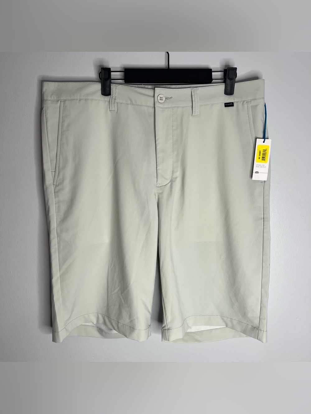 Travis Mathew Golf Hefner Shorts Mens 36 Beige Stretch Performance Chino NWT
